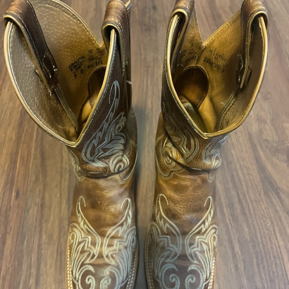 Justin Brown Western Cowboy Boots with Embroidery